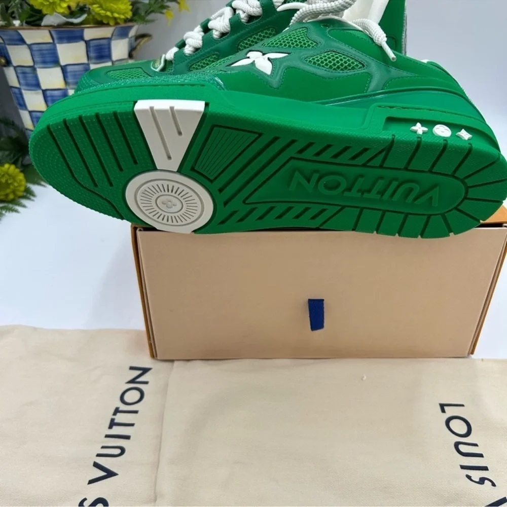 Men’s Louis Vuitton green skate sneakers size 10 fits 12 US made in Italy